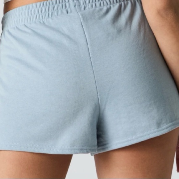 NWOT Women Charlotte Russe Blue Fleece Shorts With Graphic logo Los Angeles - Picture 4 of 4